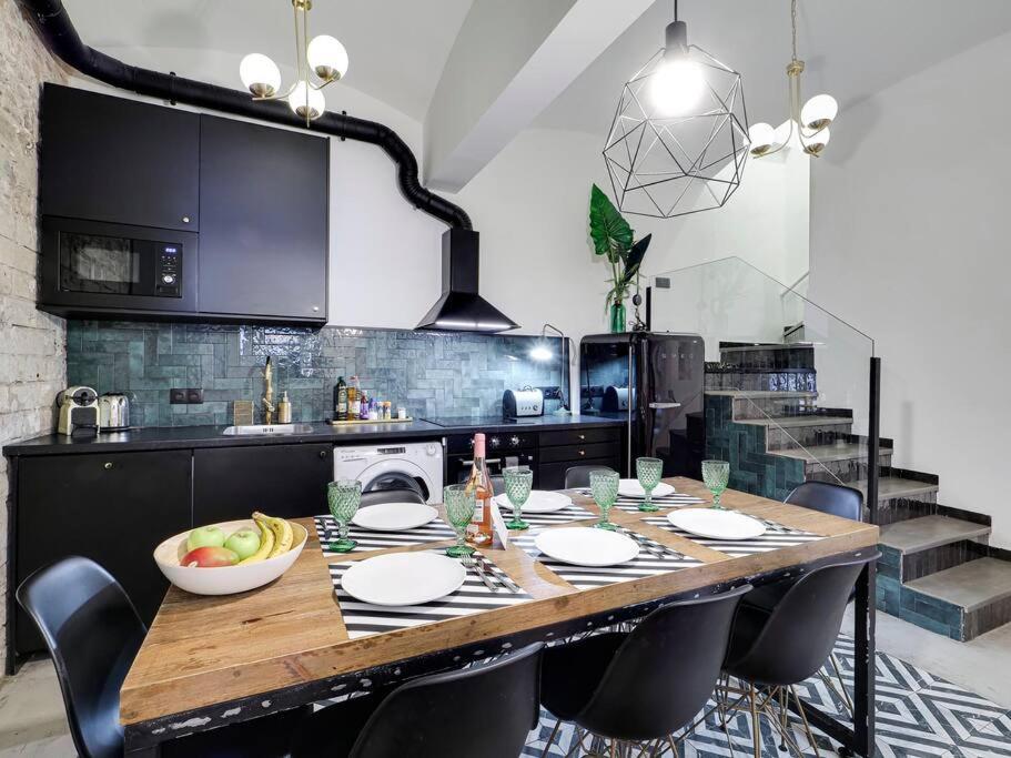 Casa Maria Townhouse- Terrace-4 Bedrooms L'Hospitalet de Llobregat Esterno foto
